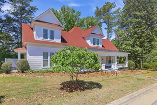 611 McReynolds St, Carthage, NC 28327 - Photo 2
