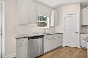 584 Barrington Row Ave, Zebulon, NC 27597 - Photo 4