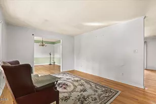 101 E Wilson St, Smithfield, NC 27577 - Photo 4