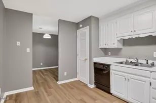 1630 Oxford Rd, Henderson, NC 27536 - Photo 10