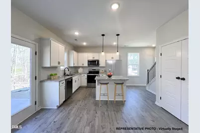 44 W Coulter Court, Selma, NC 27576 - Photo 2
