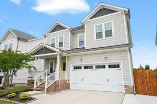 2420 Glade Mill Ct, Fuquay-Varina, NC 27526 - Photo 2