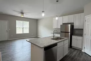 882 John St, Clayton, NC 27520 - Photo 4