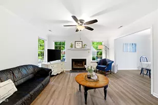 604 Vannoy Pl, Fuquay Varina, NC 27526 - Photo 6