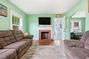 203 Vernon St, Broadway, NC 27505 - Photo 6