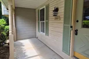 1910 Fox Sterling Dr, Raleigh, NC 27606 - Photo 2