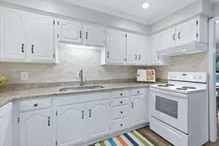 701 Oak Tree Dr, Chapel Hill, NC 27517 - Photo 12