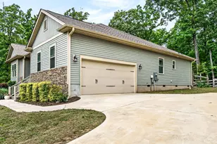 320 Saffron Ct, Sanford, NC 27330 - Photo 2
