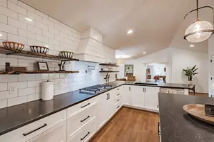 828 Woodburn Rd, Raleigh, NC 27605 - Photo 24