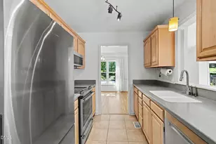 2001 Pathway Dr, Chapel Hill, NC 27516 - Photo 8