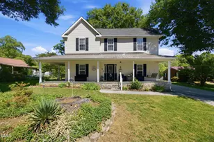 206 3rd Ave SE, Taylorsville, NC 28681 - Photo 1