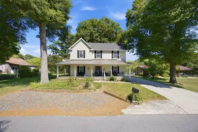 206 Third Avenue SE, Taylorsville, NC 28681 - Photo 2