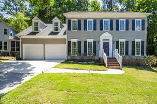 112 Parkmeadow Dr, Cary, NC 27519 - Photo 2