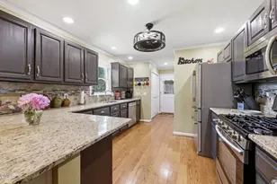 138 Lake Cammack Ct, Burlington, NC 27217 - Photo 10