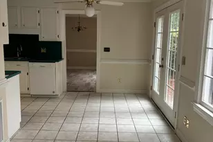 404 W Harnett St, Benson, NC 27504 - Photo 4