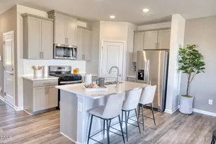 928 Broadleaf Trce, Mebane, NC 27302 - Photo 2