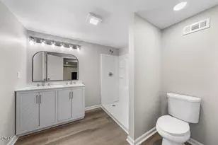 2526 N Roxboro St, Durham, NC 27704 - Photo 20