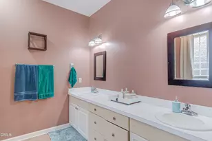 6240 Hilbert Ridge Dr, Holly Springs, NC 27540 - Photo 32