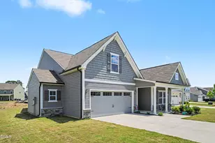 105 Benson Vlg Dr, Benson, NC 27504 - Photo 2
