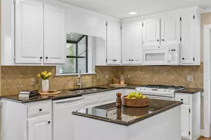 102 Medallion Cir, Cary, NC 27513 - Photo 18