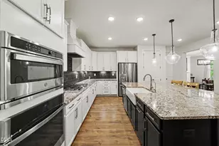 200 Wonderberry Wy, Holly Springs, NC 27540 - Photo 2