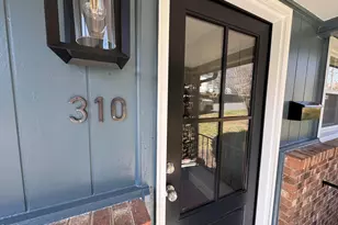 310 Crest Dr, Chapel Hill, NC 27516 - Photo 2