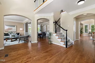 305 Birdwood Ct, Cary, NC 27519 - Photo 8