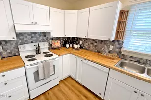 6544 English Oaks Dr, Raleigh, NC 27615 - Photo 16