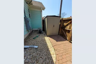 321 Bledsoe Avenue, Raleigh, NC 27601 - Photo 32