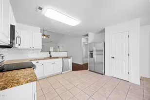 11301 Clubhaven Pl, Raleigh, NC 27617 - Photo 10
