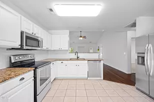 11301 Clubhaven Pl, Raleigh, NC 27617 - Photo 12