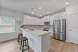 122 Commons Cir, Clayton, NC 27520 - Photo 6