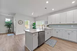 122 Commons Cir, Clayton, NC 27520 - Photo 4