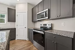 610 Barrington Row Ave, Zebulon, NC 27597 - Photo 6
