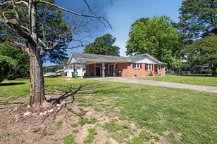 502 Crestview Ave SW, Wilson, NC 27893 - Photo 2
