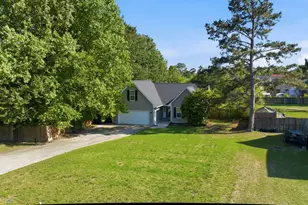 116 Winterfield Dr, Raeford, NC 28376 - Photo 2