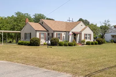 610 N Lincoln Street, Benson, NC 27504 - Photo 2