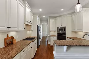 1813 Green Oaks Pkwy, Holly Springs, NC 27540 - Photo 4