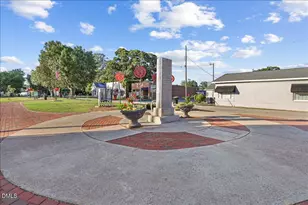 305 N West St, Roseboro, NC 28382 - Photo 34