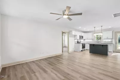 305 N West Street, Roseboro, NC 28382 - Photo 12