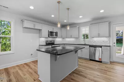 303 N West Street, Roseboro, NC 28382 - Photo 10