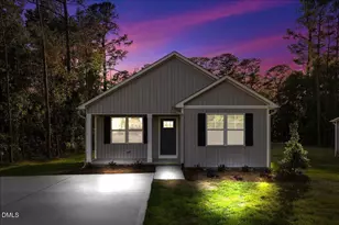 303 N West St, Roseboro, NC 28382 - Photo 2
