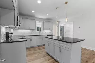 303 N West Street, Roseboro, NC 28382 - Photo 12