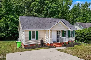 1112 Holly Pointe Dr, Wendell, NC 27591 - Photo 2