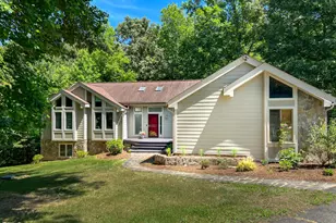 215 E Deer Run, Apex, NC 27523 - Photo 2