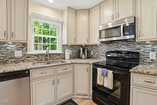 109 Whitby Ct, Cary, NC 27511 - Photo 10