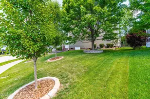 900 Vandalia Dr, Cary, NC 27519 - Photo 48