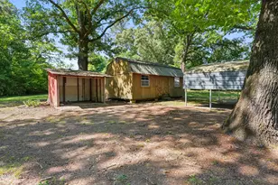 409 Forest Ave, Broadway, NC 27505 - Photo 8