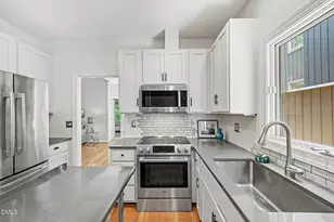 9 Tottenham Ln, Chapel Hill, NC 27517 - Photo 12