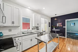 9 Tottenham Ln, Chapel Hill, NC 27517 - Photo 8
